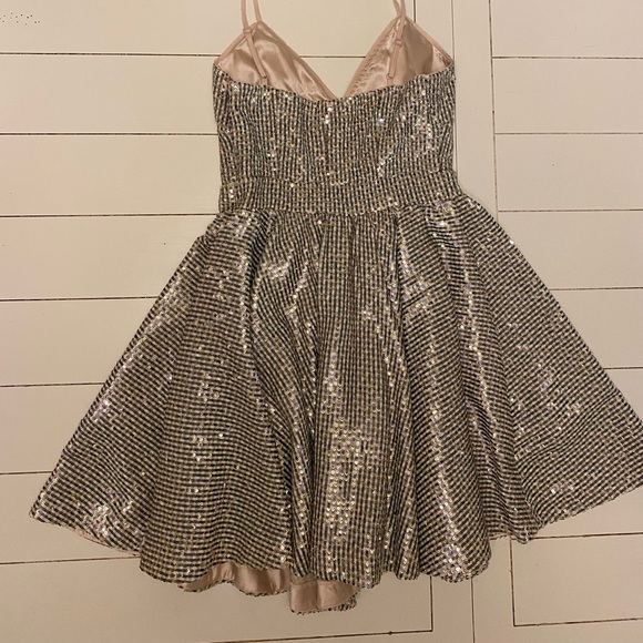 Bebe sequin above knee mini dress - Size 4P - Picture 7 of 7